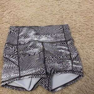 Lululemon shorts size 4